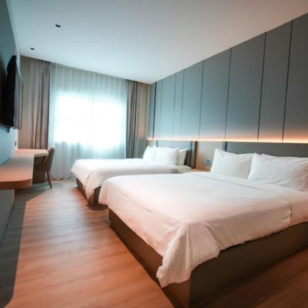 The Inn Bintulu Buitenkant foto