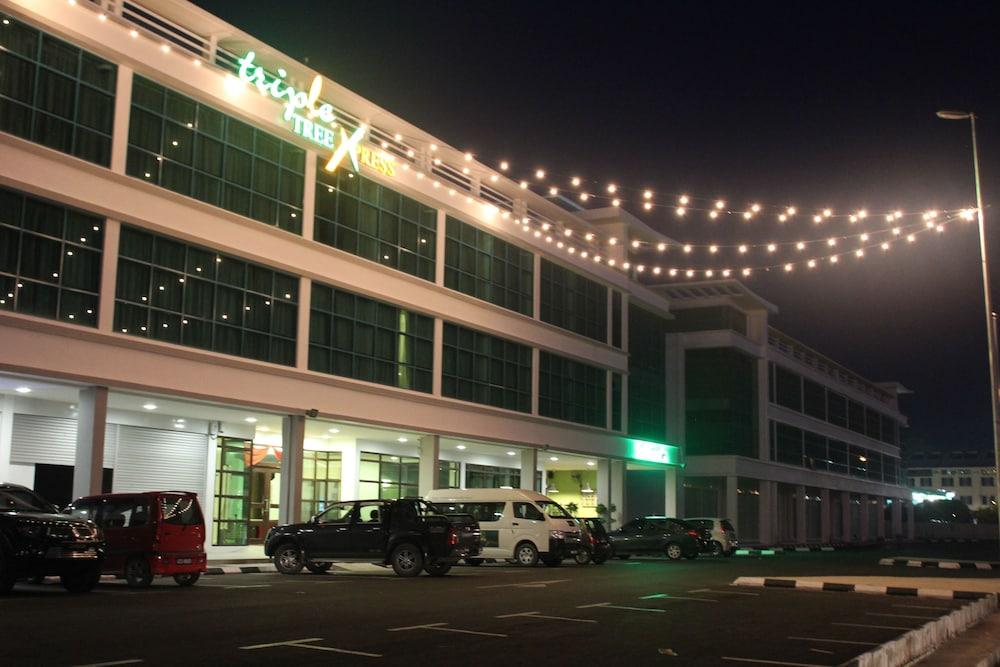 The Inn Bintulu Buitenkant foto