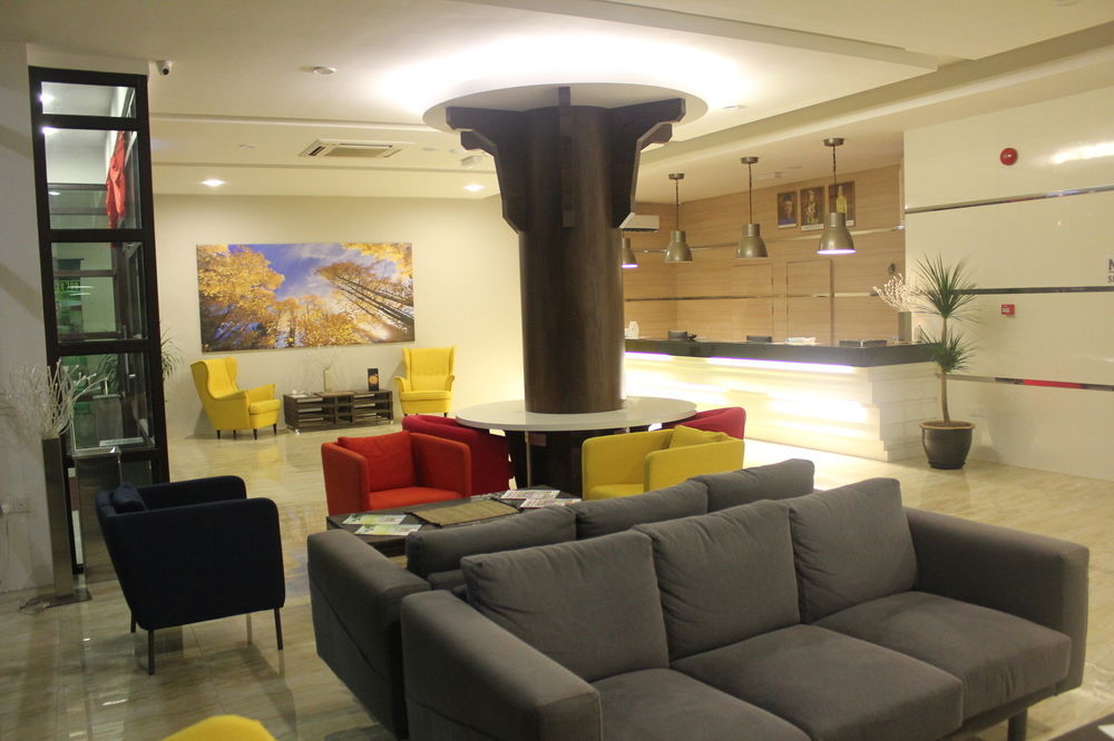 The Inn Bintulu Buitenkant foto